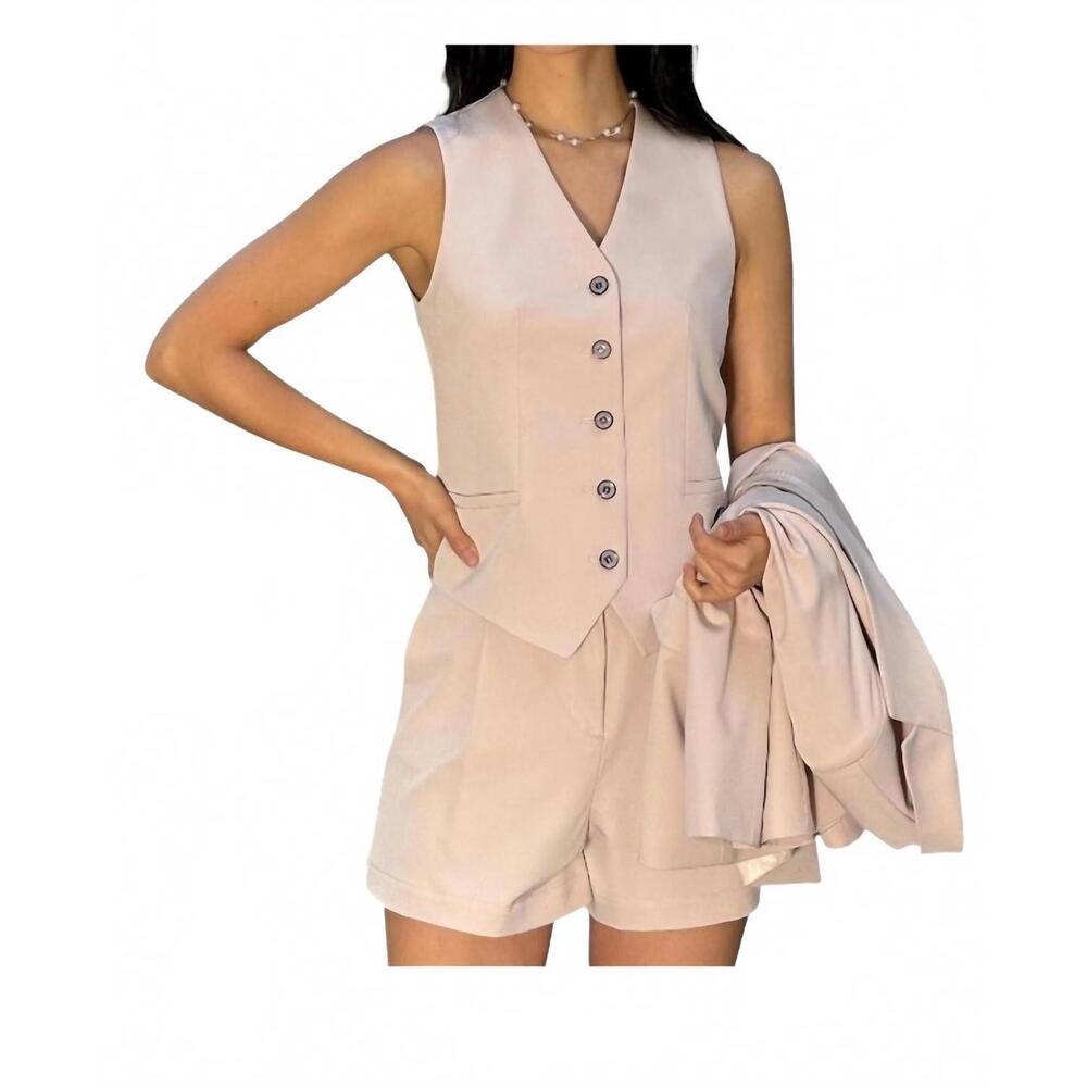 NEW SWEETKAMA tailored v-neck vest & shorts set in light beige